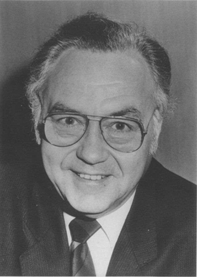 Prof. Dr. med. dent. Straßburg